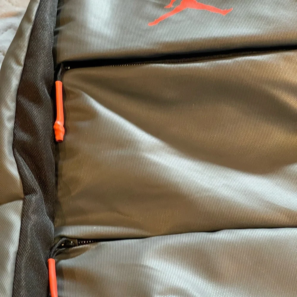 Jordan‎ backpack gray/red EUC